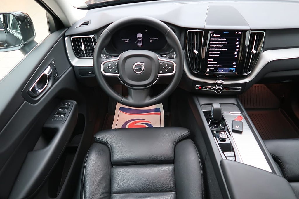 Volvo XC60 Recharge T6 Core Bright, Drag