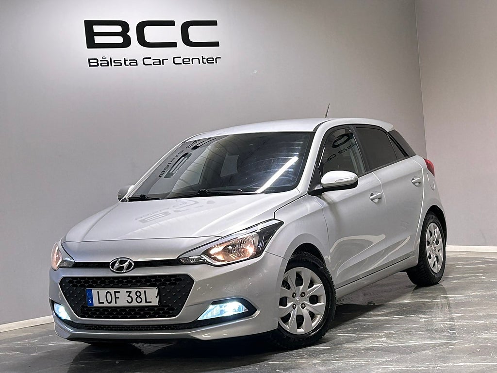 Hyundai i20 1.2 84hk Värmare Back-Kamera Navi SoV-hjul 