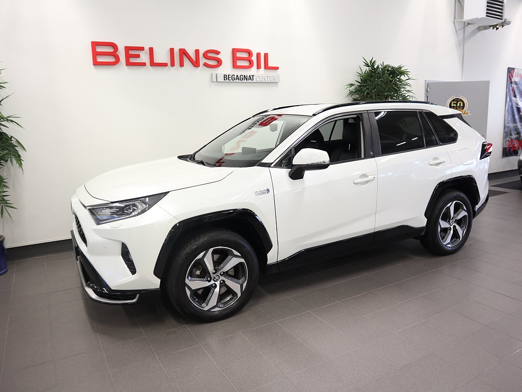 Toyota RAV4 Plug-in 4WD Launch Edition 360kr/skatt