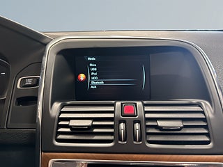 Volvo XC60 D4 AWD Summum Kamrem bytt Elstol förare minne drag – bild 15