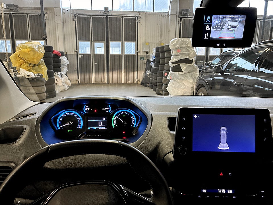 Bild på Peugeot e-Partner PRO+ Electric 136hk L2 - DEMO