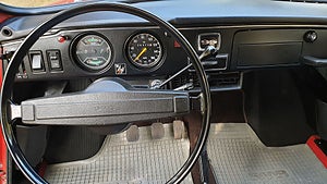 Framsätet på Saab 95 Foto: Bilweb auctions. 