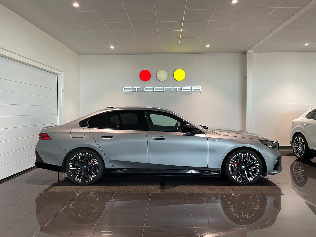 BMW i5 2024 - miniatyr 2