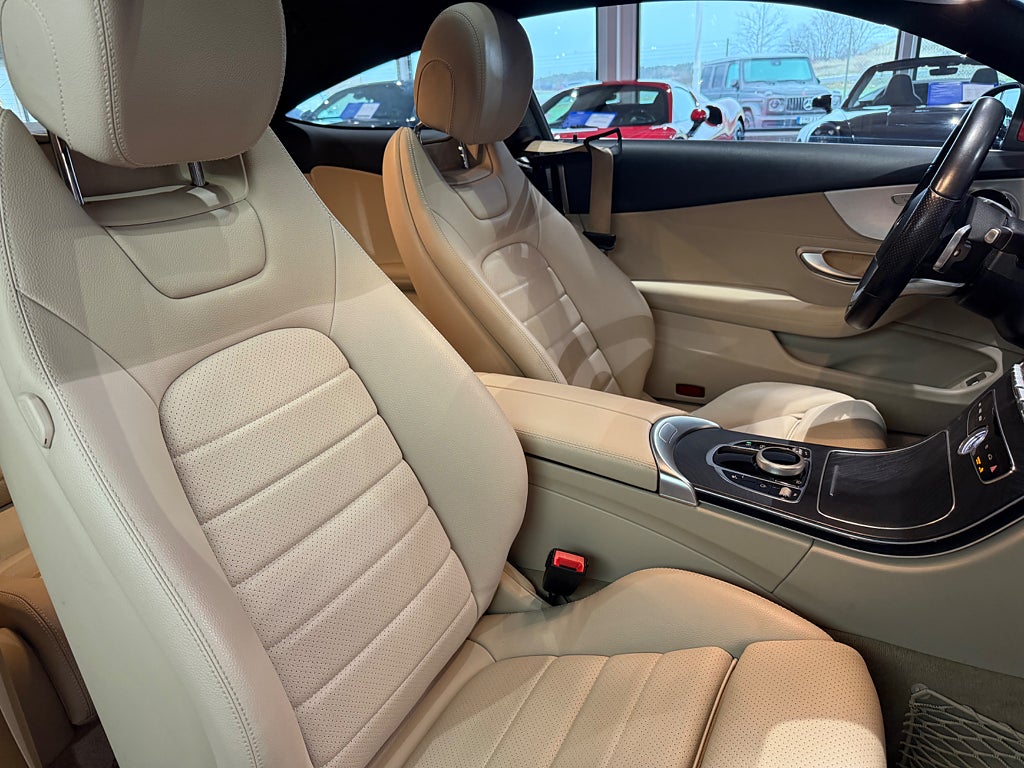 Mercedes-Benz C 220 d Coupé AMG Värmare Glastak 19tum - bild 8
