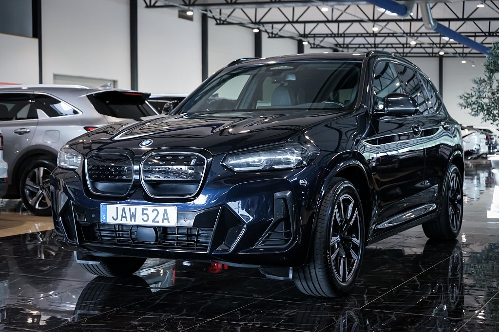 BMW iX3 Charged M Sport | Pano | Drag | Kamera | Skinn | LED | 