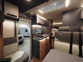 Husbil-halvintegrerad Knaus L!VE TI PLATINUM SELECTION 650 MEG 10 av 18