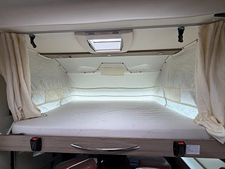 Husbil-integrerad Chausson EXALTIS 7018 (150HK) Queensbed + hyttsäng! ALDE vattenburen! 17 av 21