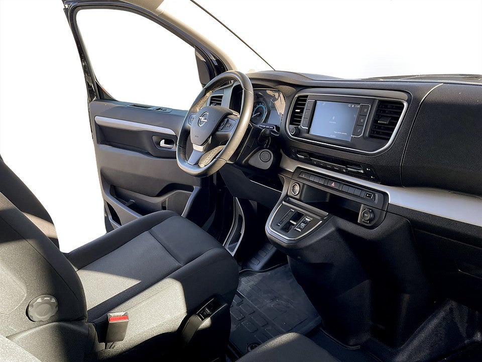 Bild på Opel Vivaro-e Crew Premium 136hk Aut L3 B-KAMERA DUBBLA SKJUTDÖRRAR