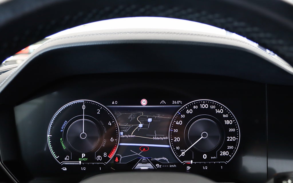 Volkswagen Touareg R eHybrid MOMS Innovation Luftfjädring Dynaudio HuD