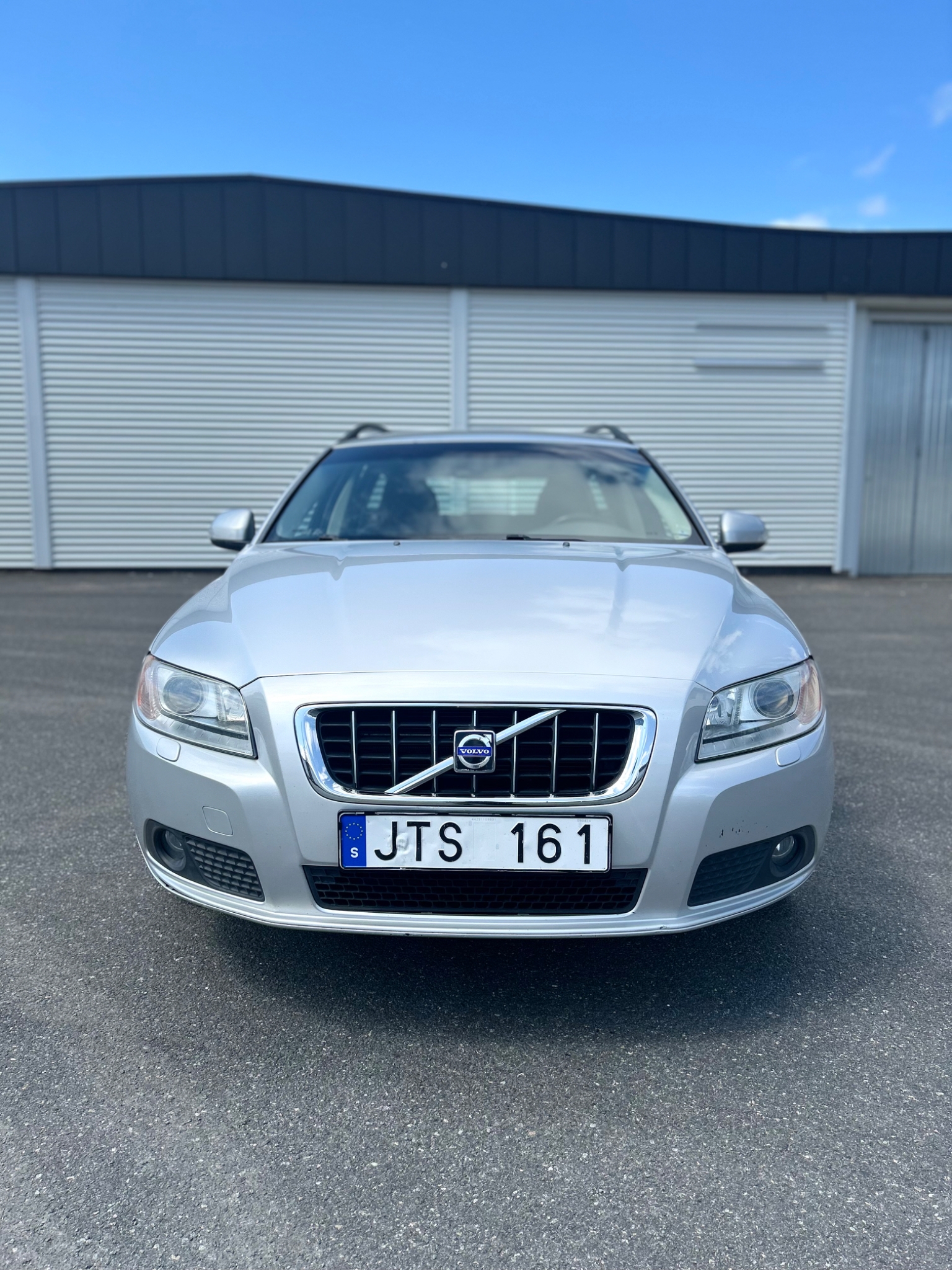 Volvo V70 2.0F Momentum Euro 4 2009, kuva 3/10