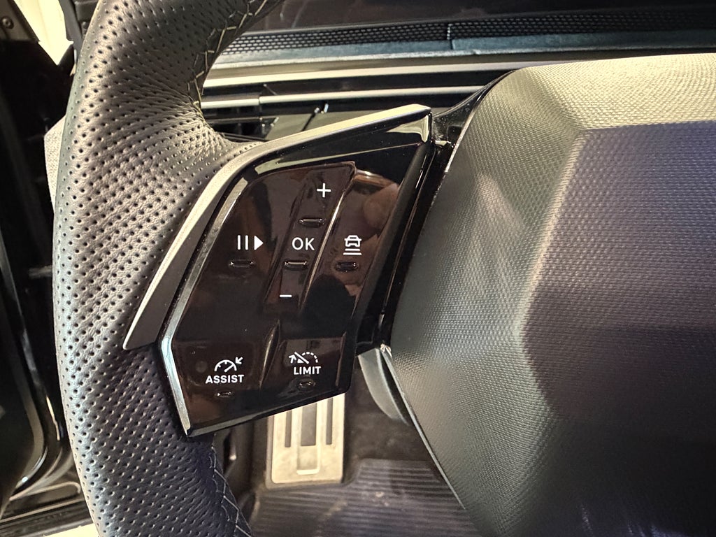 Peugeot 5008 Hybrid 145 1.2 PureTech 145 SÅLD thumbnail