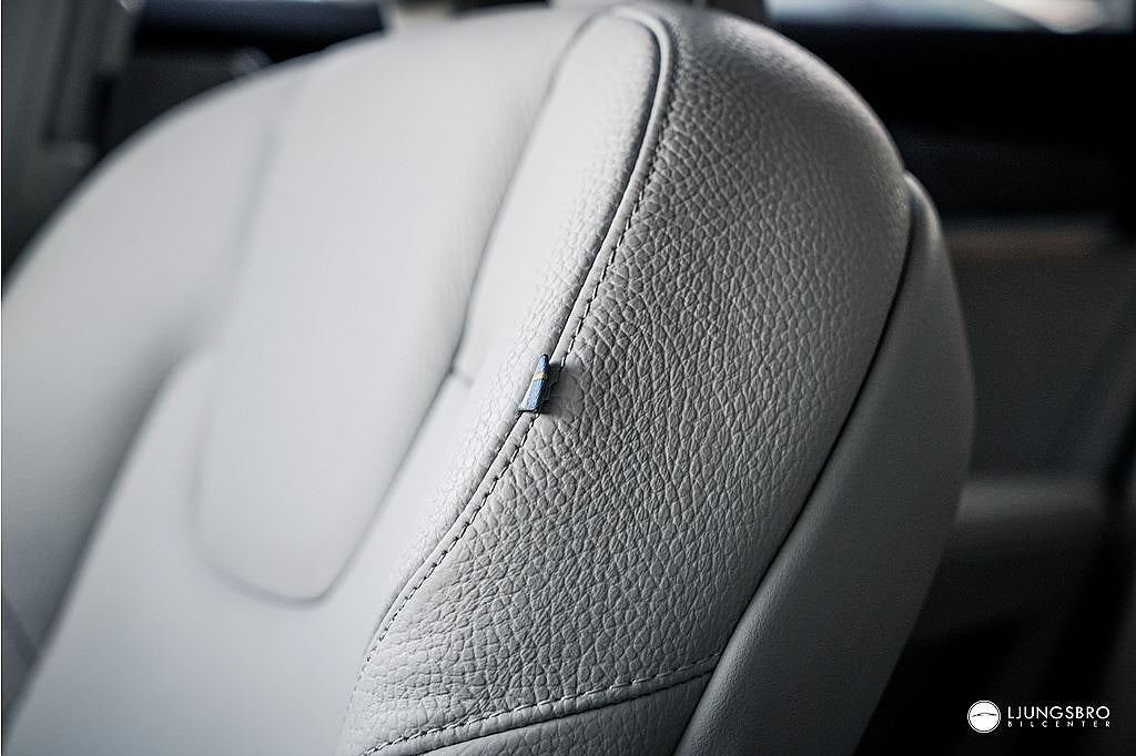 Volvo V90 Recharge T6 AWD Dark Plus 350hk