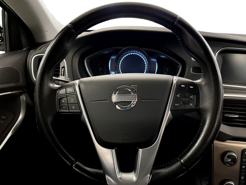 Bild på Volvo V40 Cross Country Momentum D2 115hk - B-KAMERA, VOC & NAVI