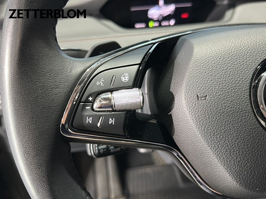 SUV Skoda Enyaq 16 av 18