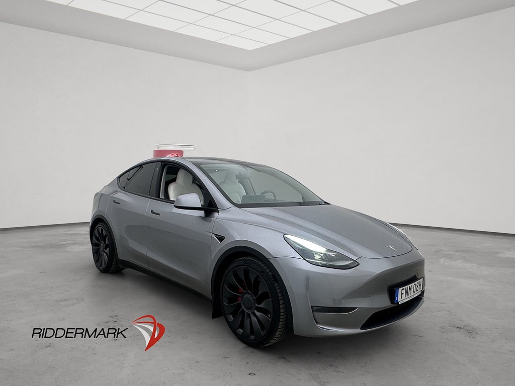 Tesla Model Y Performance AWD Svensksåld Autopilot Drag MOMS