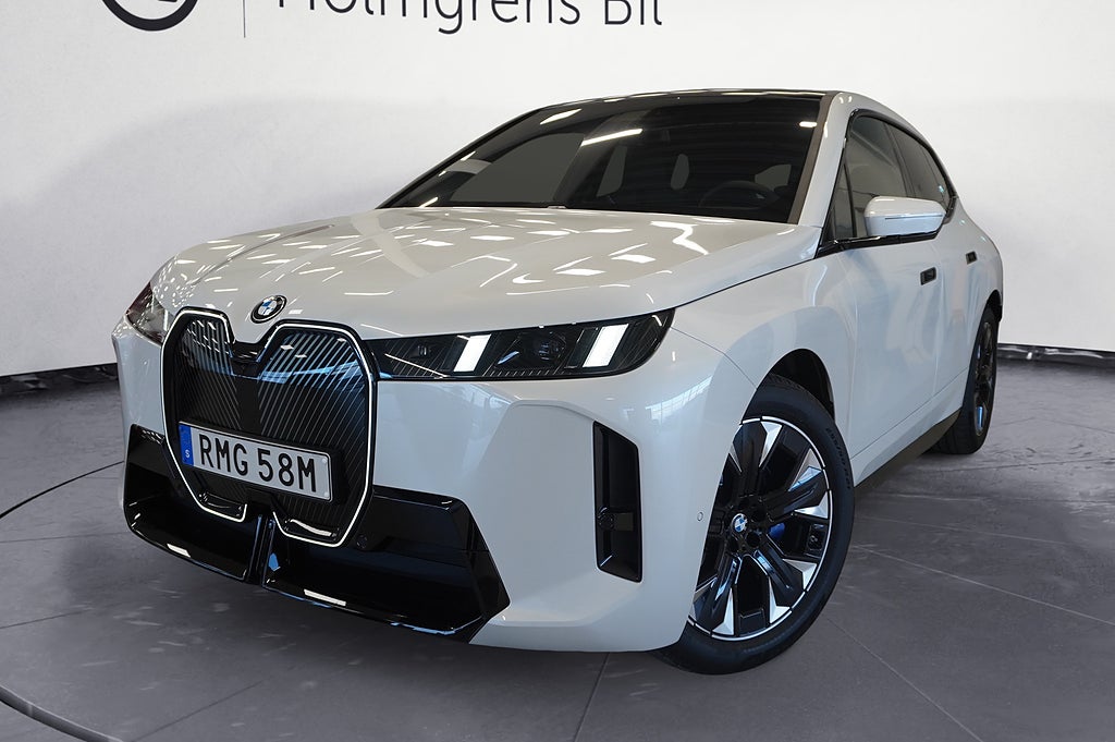 BMW iX xDrive60 Ränta 4,99% | Supercharged Edition Multistol Integral