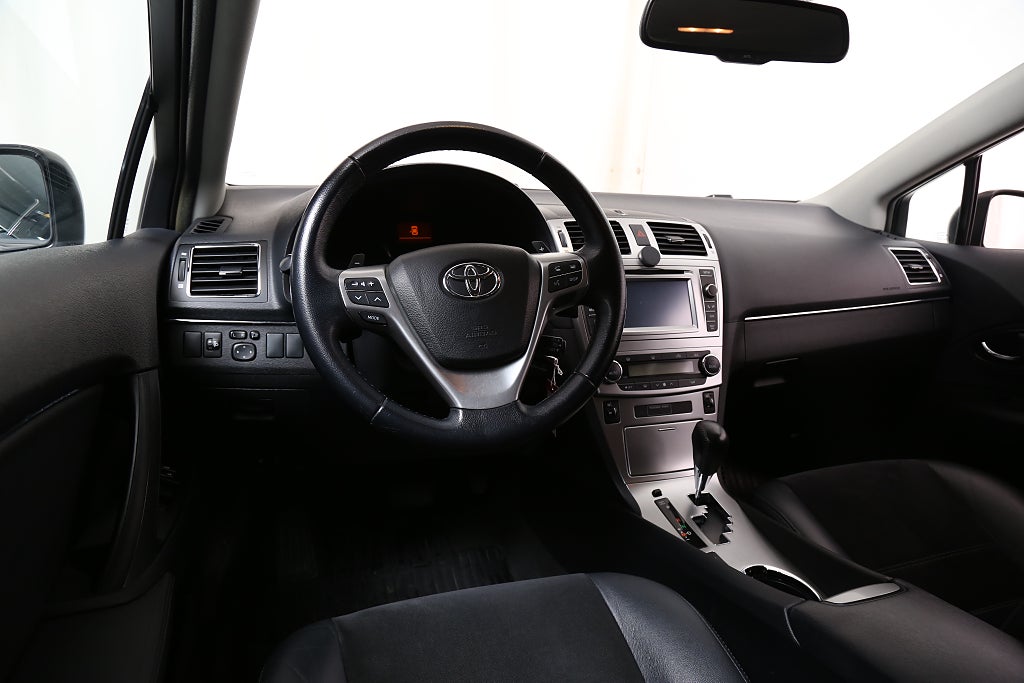 Toyota Avensis 1,8 147hk Multidrive S Edition 50 Kombi Navi Motorv 2015
