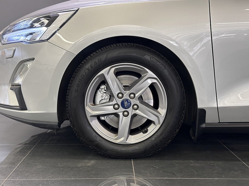 Ford Focus Kombi 1.0 EcoBoost Titanium Plus | HUD | VÄRMARE | DRAG