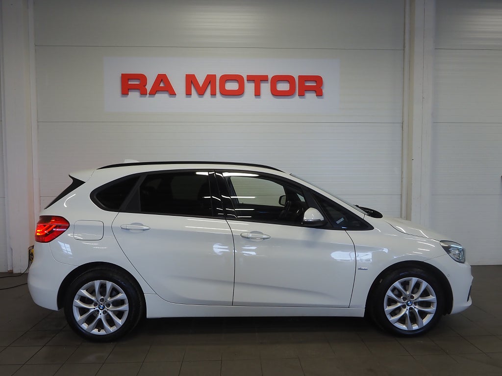 BMW 218 d 150hk Active Tourer  Sport line | Backkamera | Navi |