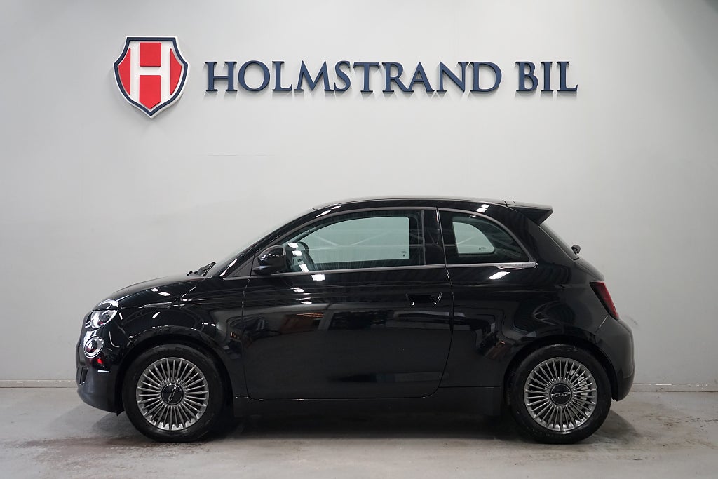 Fiat 500 e 42 kWh 118hk Carplay GPS Nyservad Nybesiktad MOMS