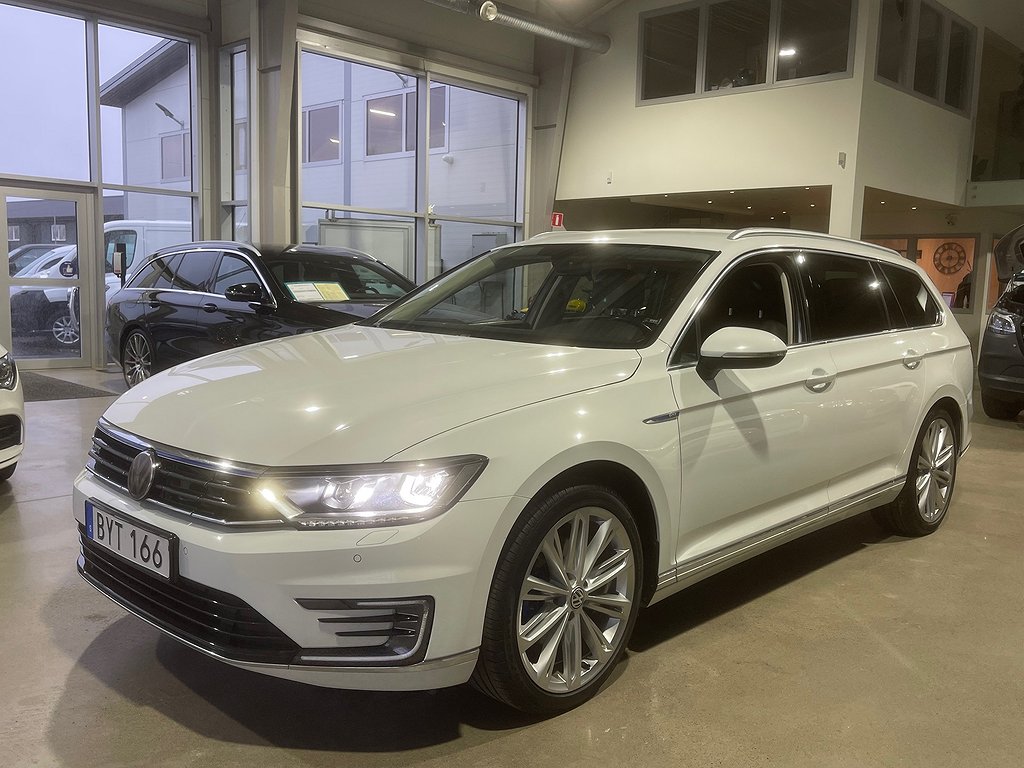 Volkswagen Passat SC GTE 218 hk (Carplay, Drag, V-däck, VAT)