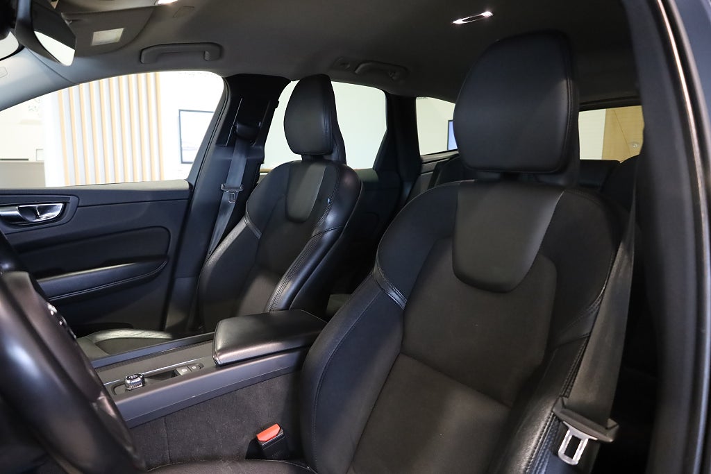 Volvo XC60 D4 AWD AUT Momentum SE Navi Drag VOC Leasbar 2019
