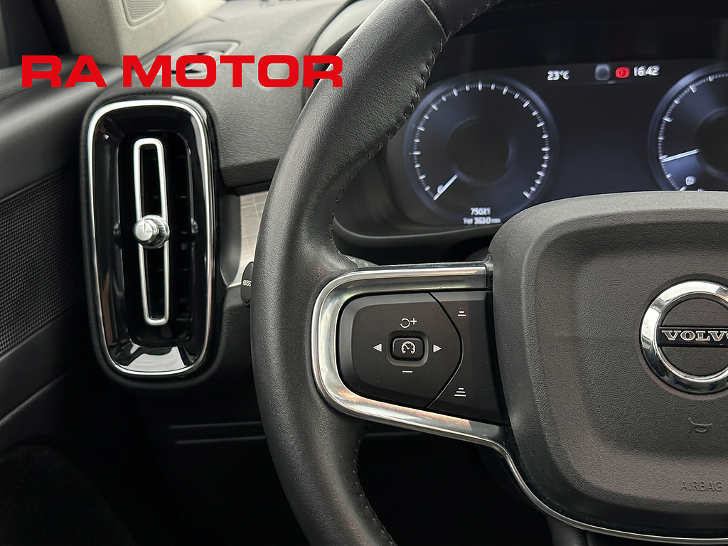 Volvo XC40 T3 Momentum | Värmare | VOC | PDC | Drag | En Ägare 2020