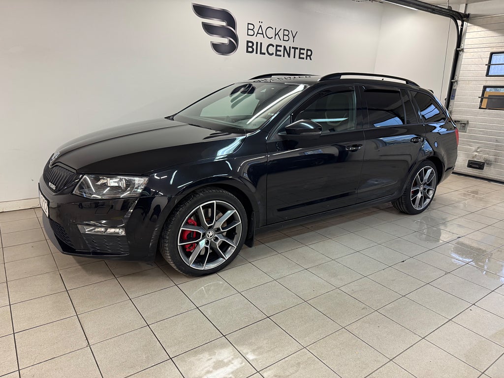 Skoda Octavia Kombi RS 2.0 TDI Värmare Drag Navigation
