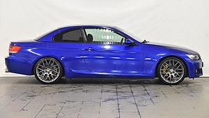 BMW 335i har M-Sportpaketet både in- och utvändigt. 