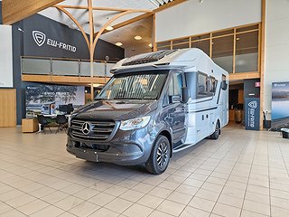 Husbil-halvintegrerad Adria MATRIX SUPREME MB 670 SL