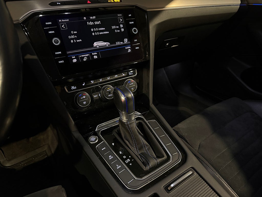 Volkswagen Passat GTE |Drag | Kamera | Nyservad | Låga mil 2018