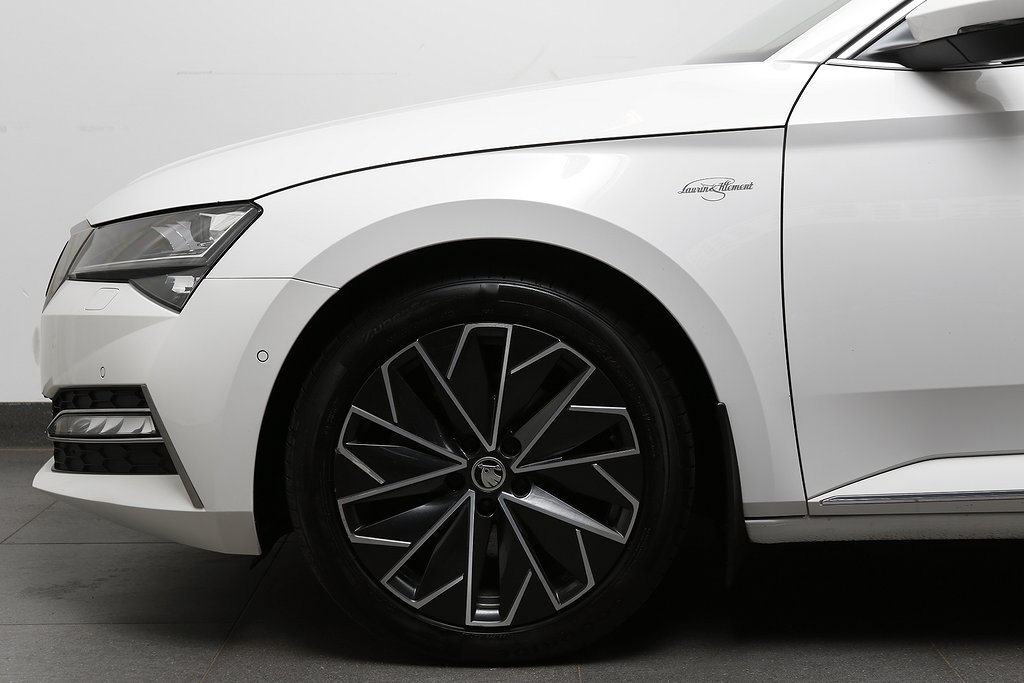 Skoda Superb iV Kombi Plug-in Hybrid Business Edition L&K 2021