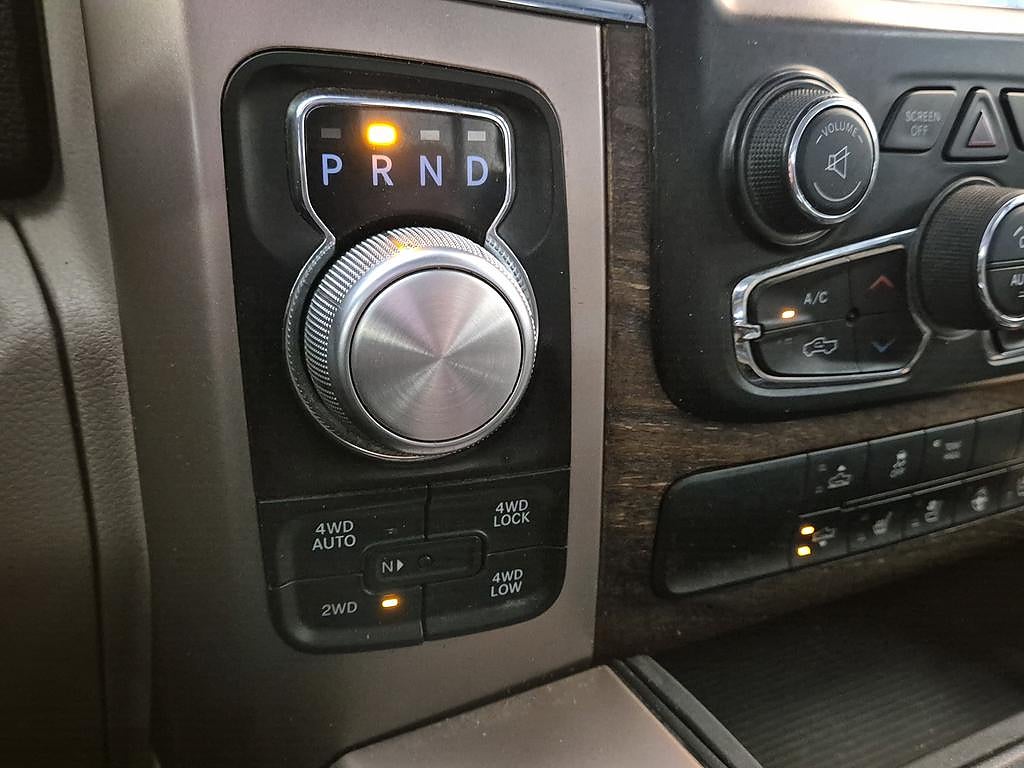 Dodge RAM 1500 Longhorn Crew Cab 5.7L V8 HEMI V-hjul