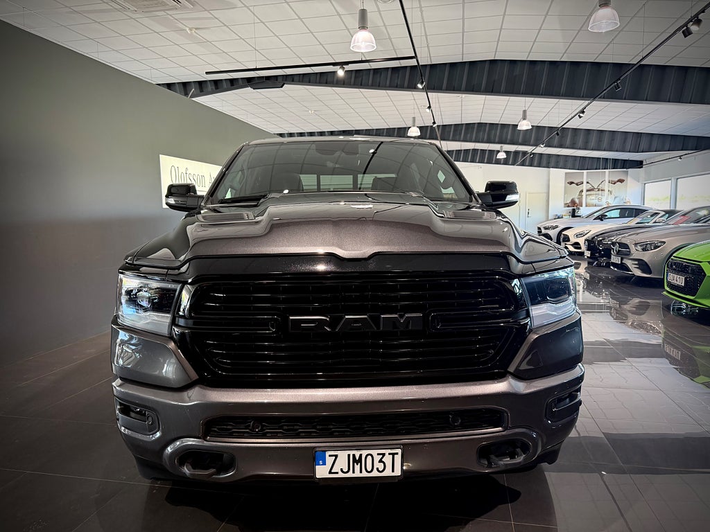 Dodge RAM 1500 Crew Cab 5.7 V8 HEMI 4×4 NIGHT Edition - bild 9
