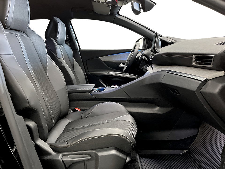 Bild på Peugeot 5008 GT 1.2 PT 130hk 7-SITS B-KAMERA CARPLAY