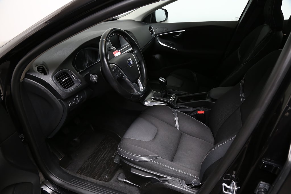 Volvo V40 D3 150hk Momentum Business E PRO Dieselvärmare 2016