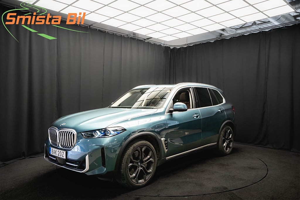 BMW X5 xDrive50e INNOVATION SKY PANO LUFT DRAG H/K HUD MOMS