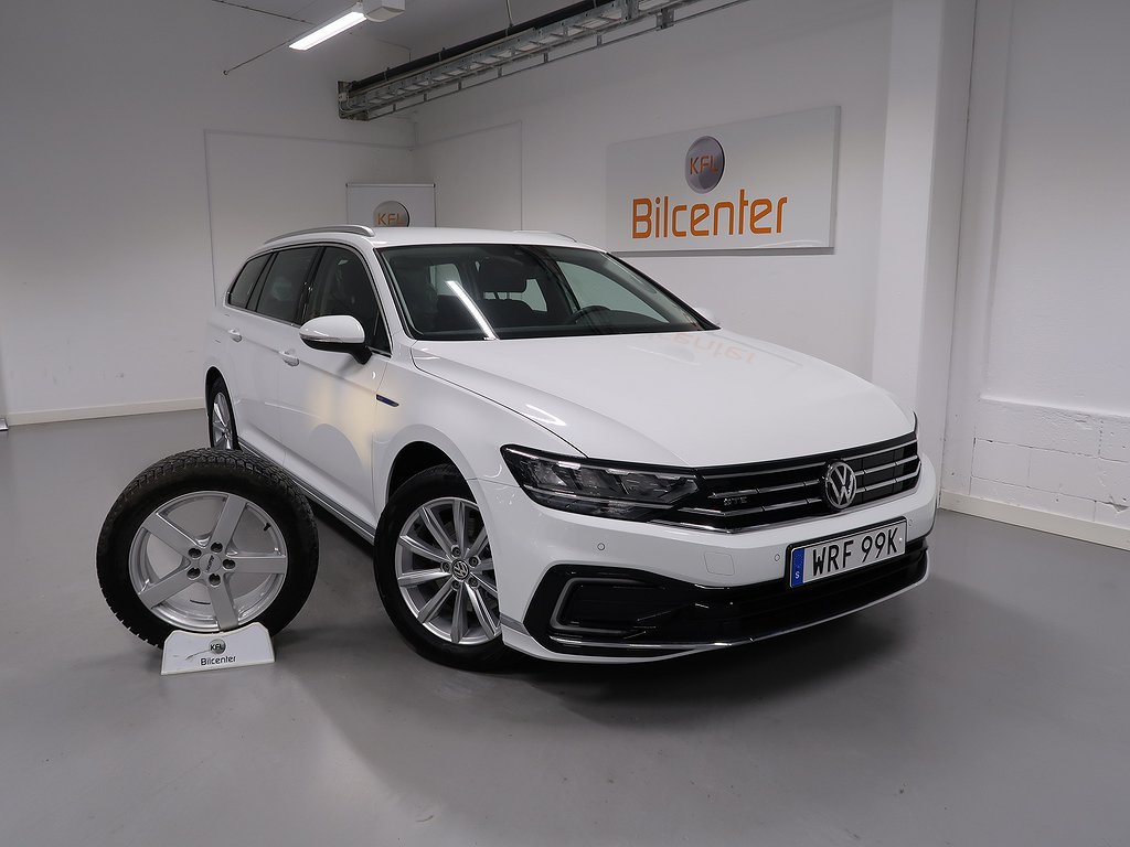 Volkswagen Passat GTE Plug-In Hybrid V-Däck ingår Navi-Carplay-Värmare-AdaptivFH