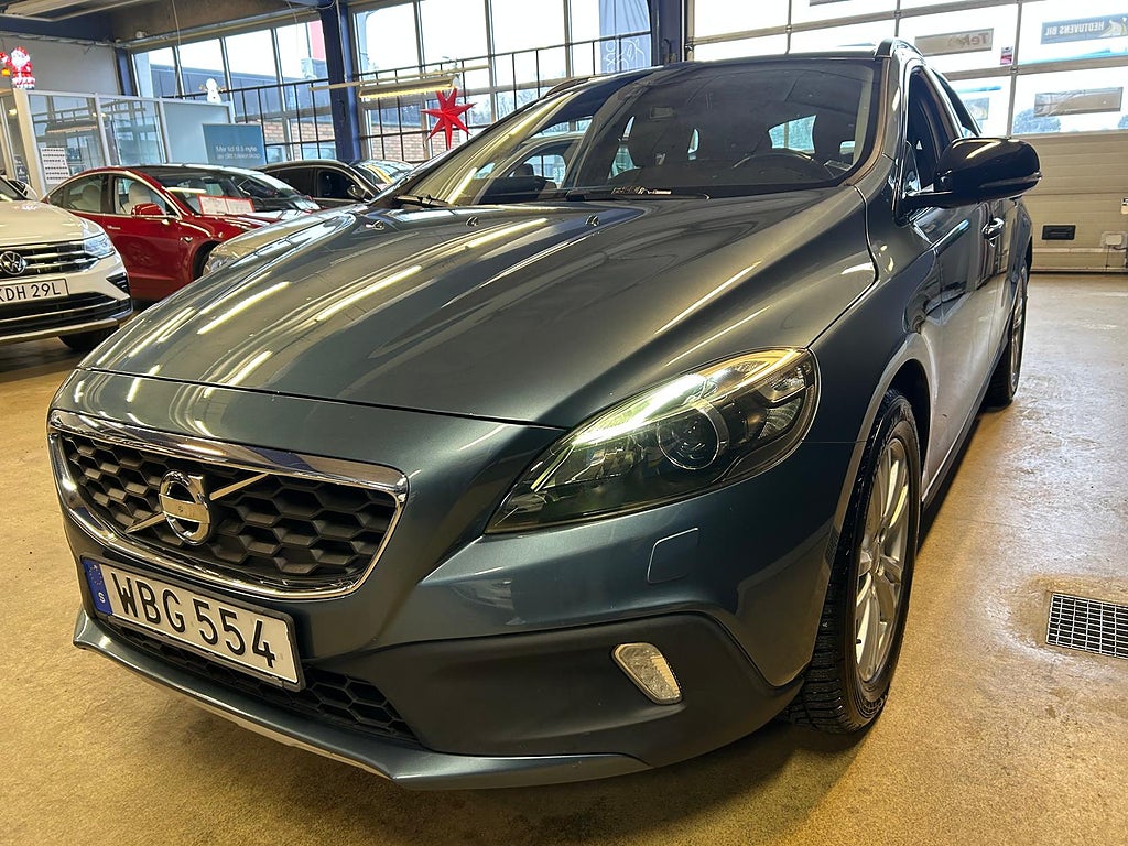 Volvo V40 Cross Country D3 Geartronic Momentum /Snygg bil som är välservad