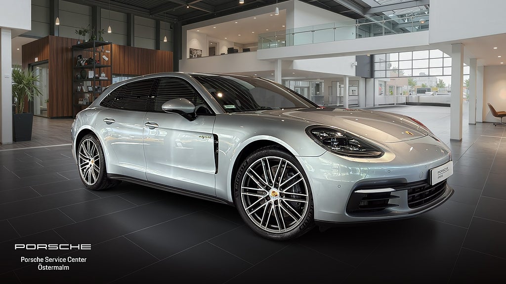 Porsche Panamera E-Hybrid Sport Turismo 10 Years