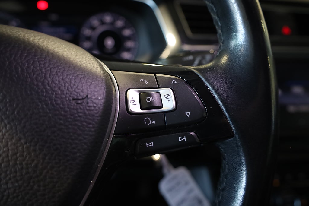 Volkswagen Tiguan 2.0 TDI AUT 4Motion R-Line Massage Drag Värmare Kamera 2017