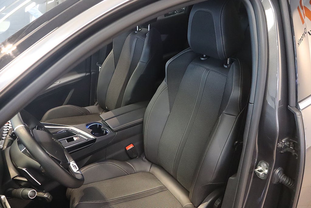 Bild på Peugeot 3008 GT 1.2 PT 130hk Aut - B-KAMERA, CARPLAY