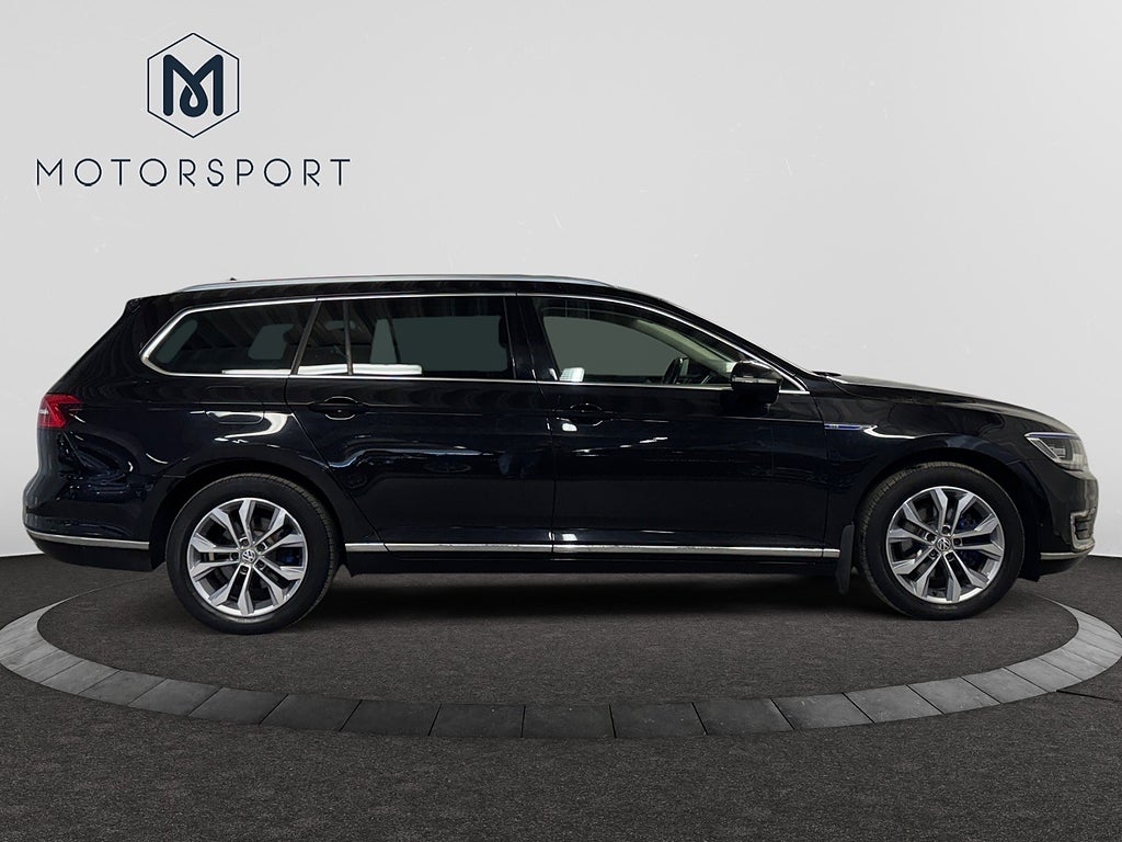 Volkswagen Passat Variant GTE 1.4 TSI Aut Adpt-fart B-kamera Drag Värmare bild 9