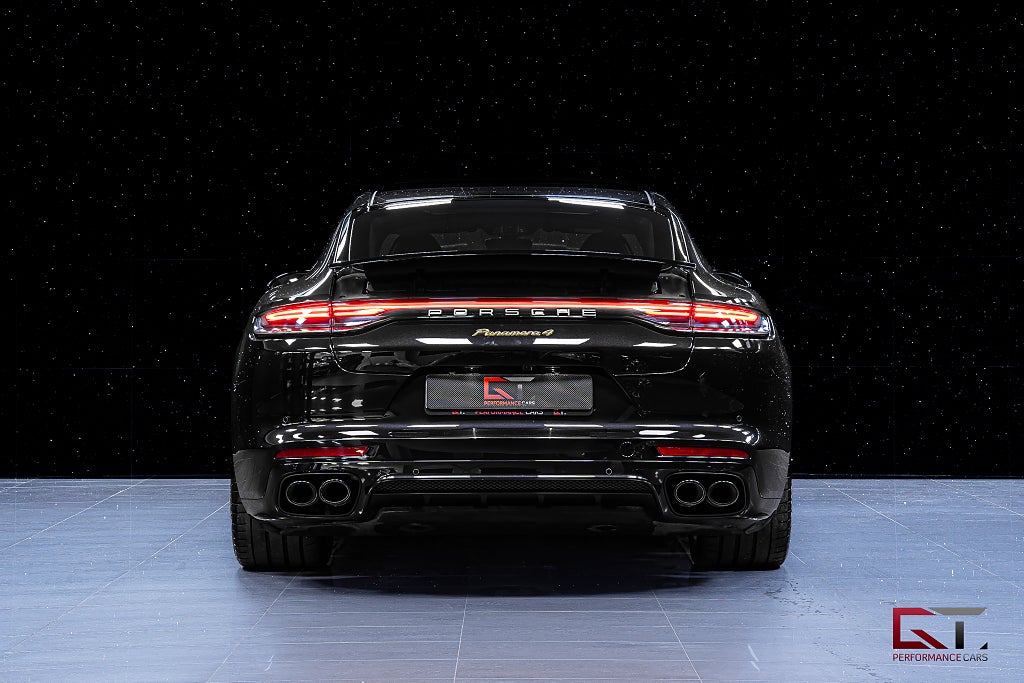 Porsche Panamera 4 E-Hyb Platinum Edt SportDesign Tvåtons Pano 21" BOSE