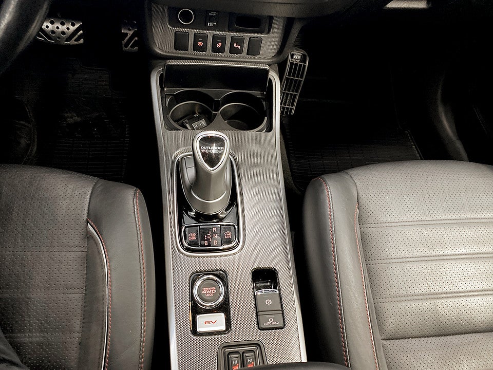 Bild på Mitsubishi Outlander PHEV Aut AWD B-KAMERA PANO ELSTOL 203hk