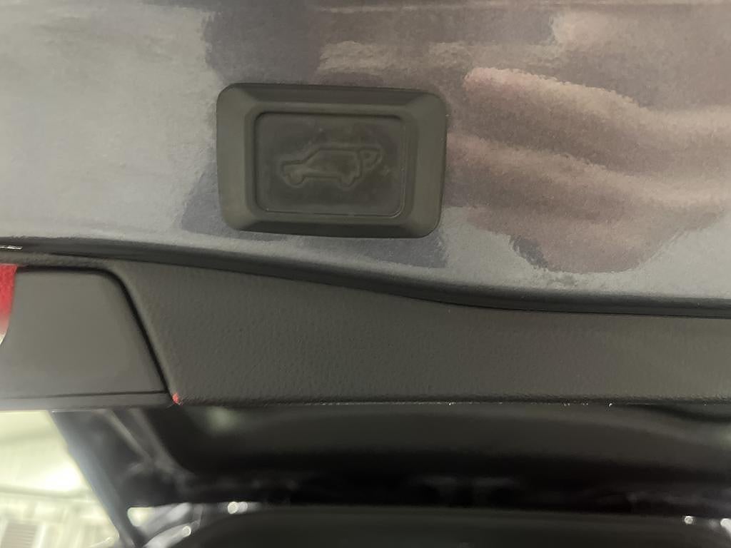 Toyota RAV4 2022 - miniatyr 12