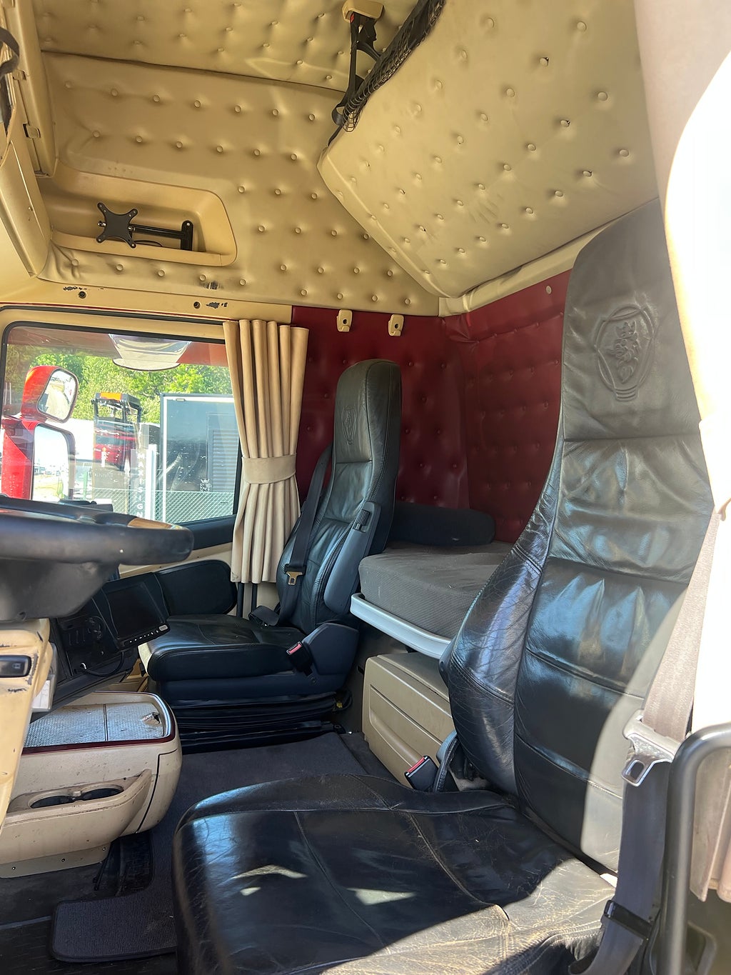 Scania R560 V8 6x4 Lastväxlare, Tandem