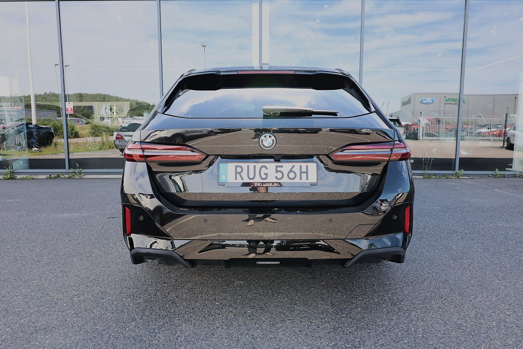 BMW 530e xDrive Touring M Sport Bowers & Wilkins