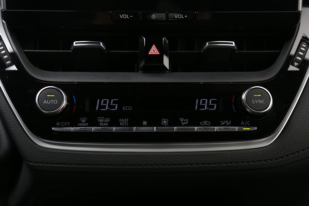 Toyota Corolla Cross 1,8 Hybrid E-CVT 140hk Style Kamera Leasbar 2025