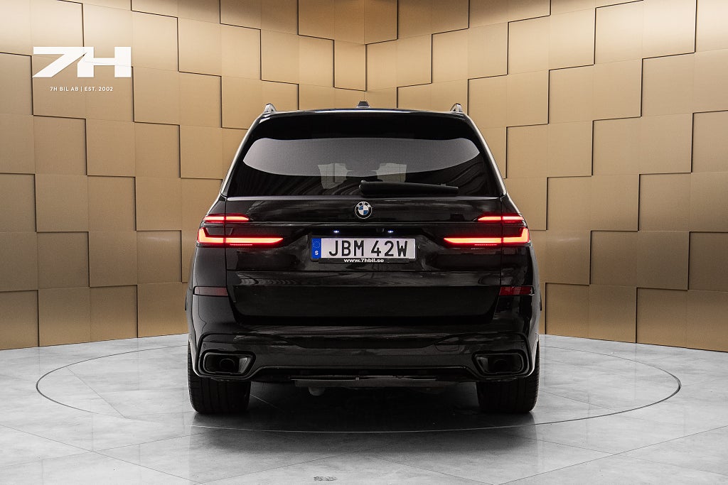 BMW X7 xDrive40d Exclusive M Sport 7 sits Massage Sky Lounge